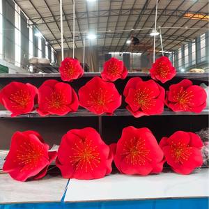 Escultura de Rosa Roja Gigante Personalizada para Decoración de Jardines Botánicos, Parques Nacionales y Granjas - Product Image 3