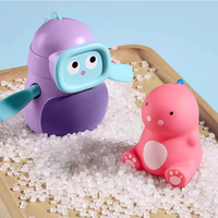 Enfant en bas âge salle de bain vaporisateur eau mignon jouant enfants jouets de bain