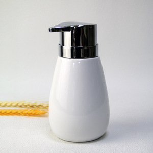 Ceramic Soap Dispenser with <strong>Funny</strong> <strong>Quote</strong> "Secret N&deg;1: Des Mains Douces" - White Lotion Pump Bottle for <strong>Bathroom</strong> Kitchen - Product Image 3