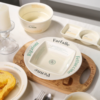 Cadeau de pendaison de crémaillère lettres anglaises ensemble de vaisselle logo personnalisé dîner plats assiettes tasses et bols cuisine ensemble de table en céramique