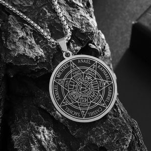 Punk étoile à sept branches Viking étanche, Anti couleur en acier inoxydable accessoires de mode pendentif collier hommes en gros - Product Image 1