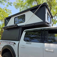 Camper-car et caravane pliables 4x4 tout-terrain, taille personnalisable pour 2 personnes, toit rigide moderne en aluminium léger