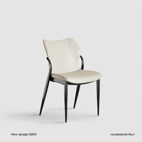 Chaise de salle à manger italienne minimaliste de luxe en acier haut de gamme avec dossier rembourré, design moderne et durable
