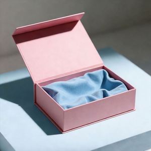 Caja de Regalo Rígida Personalizada Estilo Libro |   Empaque Laminado Mate con Relieve, Cierre Magnético e Inserto de EVA - Product Image 2