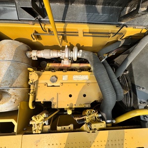 รถขุดตีนตะขาบ Caterpillar 320D2 มือสอง คุณภาพสูง สภาพเกือบใหม่ ประหยัดน้ำมัน และทรงพลัง ขนาด 20 ตัน เหมาะสำหรับงานก่อสร้าง - Product Image 4