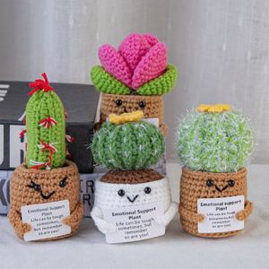 Flor de Ganchillo Hecha a Mano Creativa, Serie de Plantas de Peluche con Cara Sonriente, Ideal para Regalo Novedoso de Cumpleaños o San Valentín - Product Image 3