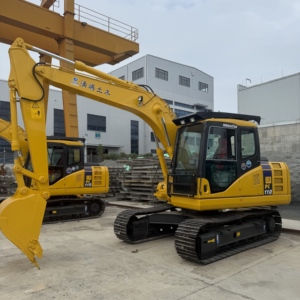 Excavadora de cadenas Komatsu PC110 japonesa original de segunda mano, 11 toneladas, en buen estado, con pocas horas de trabajo, venta inmediata. - Product Image 5