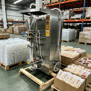 Machine d'emballage de sachets de liquides en acier inoxydable de qualité alimentaire, machine d'emballage de sachets de vinaigre et de sauce soja - Product Image 1