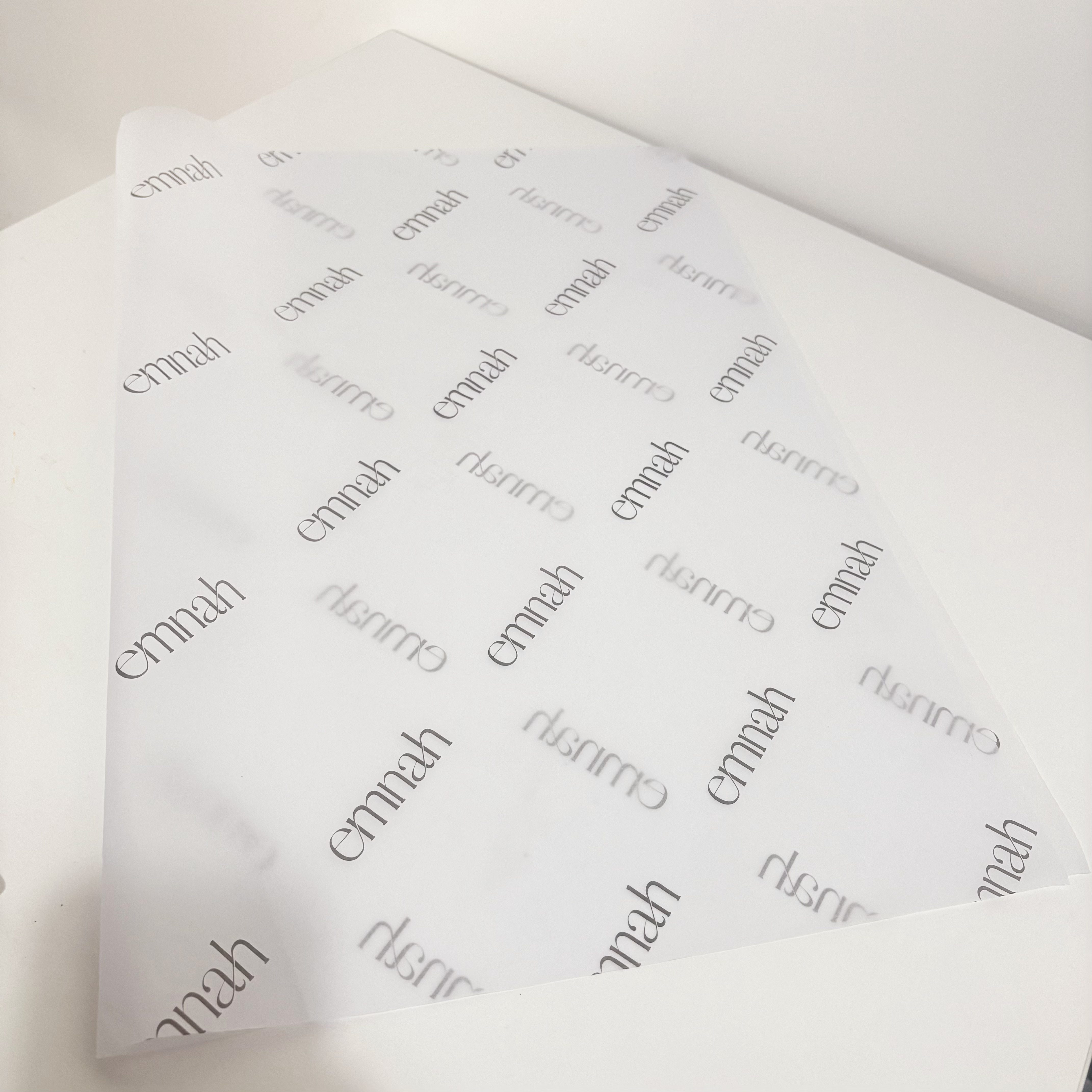 Custom Printed White Black Gift Tissue Paper 17gsm 100pcs Single Side Recycled Paper Wrapping Packaging for Clothing Shoes Logo