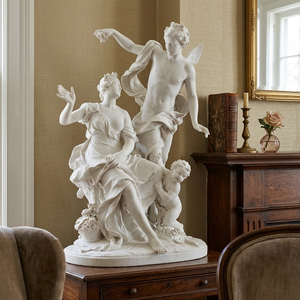 Sculptures <span class=keywords><strong>Renaissance</strong></span> Trio, représentant des anges et des femmes, retrouvées dans les jardins <span class=keywords><strong>de</strong></span> maisons <span class=keywords><strong>de</strong></span> prestige et les expositions <span class=keywords><strong>de</strong></span> galeries. Sculpture en marbre. - Product Image 1