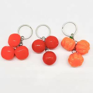 Llaveros de Frutas y Verduras Realistas al por Mayor, Colgantes de Plástico de Tomate, Caqui y Calabaza para Bolsos, Decoración Vegetal, MOQ 50 unidades - Product Image 4
