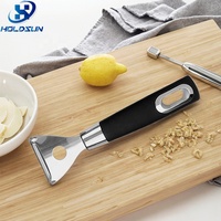 Éplucheur de juliennes de fruits et légumes manuel en acier inoxydable, manche souple, coupe-carottes et pommes de terre en triangle