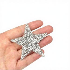 Patchs brodés étoiles en résine et strass faits main Tongshin de 6 cm, multicolores, thermocollants pour t-shirts - Product Image 1