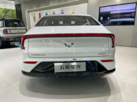 Precio al por mayor de fábrica Coches nuevos baratos SAIC Wuling Starlight Sedán de 4 puertas y 5 asientos Vehículo de nueva energía Coche eléctrico PHEV