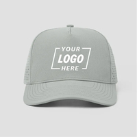 Vente en gros de chapeaux de golf vierges respirants de style classique casquettes de baseball perforées personnalisées à 5 panneaux découpées au laser