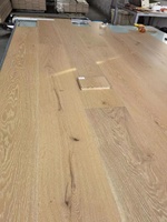 Parquet en chêne européen massif multicouche, brossé léger, huilé naturel, largeur 240 mm