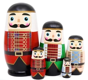 Traje japonés de madera muñeca juegos de 5 capas de Navidad pintada a mano Santa anidando muñeca Navidad manualidades al por mayor Matryoshka - Product Image 6