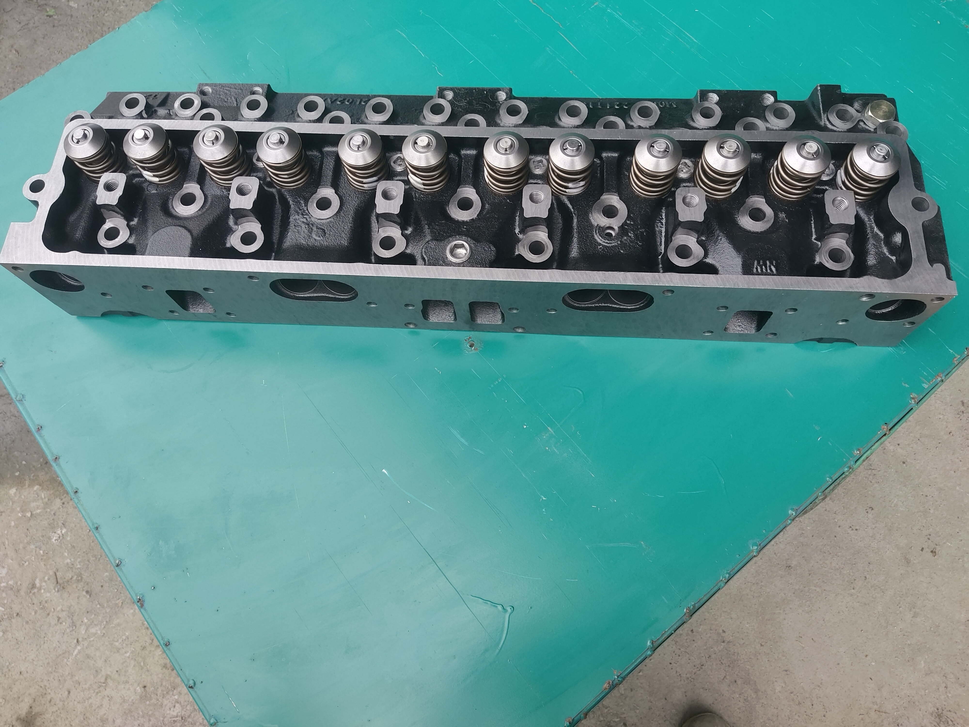 High Quality New 1006 Diesel Engine Cylinder Head ZZ80229