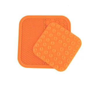 Alfombrilla de silicona para perros y gatos con ventosas, comedero lento para mascotas, dispensador de comida y premios, tapete para lamer para perros - Product Image 5