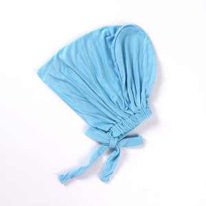 Usine en gros couleur unie <span class=keywords><strong>de</strong></span> haute qualité Hijab <span class=keywords><strong>bas</strong></span> casquettes modal élastique laçage Jersey couvre-chef femmes Turban foulard - Product Image 4