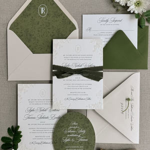 Ensemble de cartes d'invitation de mariage en papier de coton gaufré floral élégant, imprimé en typographie, détails en feuille d'or à chaud, suite personnalisée - Product Image 1
