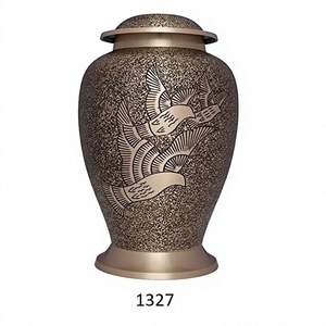 Urnes de crémation en laiton d'oiseau gravées en bronze pour le sac libre de velours de cendres humaines - Product Image 1
