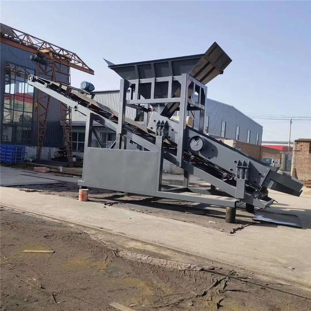 Chinese Factory Soil Screening Machine Vibrating Screen Mobile Crushing and Screening Plant