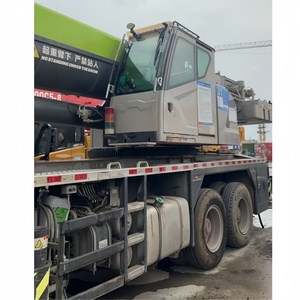Horas de motor bajas ZTC800A5 Capacidad de elevación de 80 toneladas Caja de cambios Camión Grúa motorizada Maquinaria de construcción usada - Product Image 2
