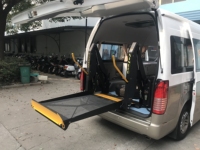 Plateforme élévatrice hydraulique électrique pour fauteuil roulant pour personnes handicapées avec fauteuil roulant pour monter et descendre