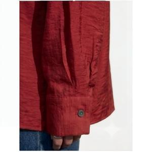 Camisa Casual Holgada de Manga Ancha con Cuello en V para Mujer, Estilo Urbano, Antiarrugas, Transpirable, Ecológica, Servicio OEM - Product Image 2