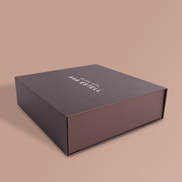 Boîte fermée magnétique marron avec logo personnalisé Offre Spéciale boîte cadeau d'emballage de vêtements chaussures de luxe boîte en papier de carton