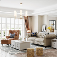Klassisches Amerikanisches Maßgefertigtes PU-Leder/Stoff Gepolstertes Wohnzimmermöbel Reisweißes Gestepptes Chesterfield-Sofa mit Rollarmlehnen