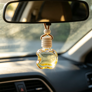 Diffuseur d'huile parfumée portable en verre en forme de pomme mignon de 10 ml avec dégradé de couleurs personnalisé pour la décoration automobile - Product Image 1