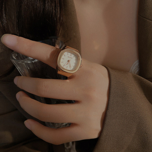 Anillos para mujeres, hombres, parejas, Mini correa elástica, reloj de aleación, joyería creativa, nuevos relojes de cuarzo con esfera cuadrada Punk - Product Image 3