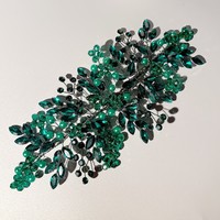 En gros, Appliques 3D en strass, perles et fils colorés (rouge, noir, or, argent, vert) pour robes de demoiselle d'honneur et sacs