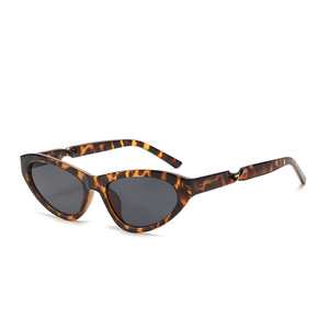 Gafas de Sol Xsy Cat Eye con Marco Negro, Lentes de PC con Protección UV400, Unisex, para Viajes y Moda - Product Image 5