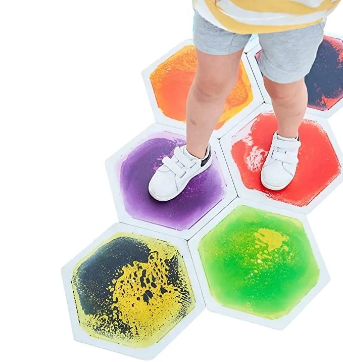 2024 yeni çocuk eğitici oyuncak Mat kapalı anaokulu zemin dekoratif altıgen sıvı duyusal Mat