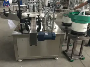 Automatique vide pulvérisateur parfum liquide et parfum sertissage bouteille de parfum machine de remplissage