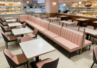 Meubles de restaurant de luxe, structure en acier inoxydable avec banquette de restaurant en acrylique, banquette droite personnalisée pour steakhouse, bistro