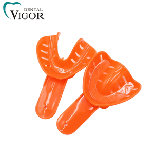 Plateaux d'empreinte dentaire colorés autoclavables en plastique perforés, pour arcades supérieure et inférieure, tailles mixtes adulte et enfant - Product Image 6