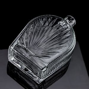 Bouteille en verre transparente de haute qualité 500ml 750ml 1000ml de forme spéciale avec motif d'<span class=keywords><strong>agave</strong></span> pour les spiritueux Vodka Whisky - Product Image 2