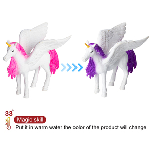 ของเล่นรูปยูนิคอร์นเปลี่ยนสีได้ ผลิตจากโรงงาน OEM สีสันโดดเด่น ของเล่นรูปสัตว์พลาสติก ม้าบินได้ ของเล่นโมเดลเปลี่ยนสี ของเล่นรูปสัตว์พีวีซีเปลี่ยนสีได้ - Product Image 5