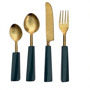Ensemble de couverts tendance en acier inoxydable avec manche en résine, idéal pour un mariage, une fête, ou comme cadeau. - Product Image 1