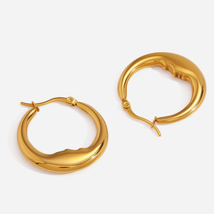 Boucles d'oreilles créoles en acier inoxydable 18K, forme lune, design géométrique, bijoux tendance - Product Image 1