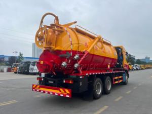 Camion aspirateur industriel Chenglong 6x4 de 22m³ avec réservoir séparé et moteur auxiliaire pour pompe à vide, idéal pour le dragage efficace des canalisations - Product Image 4