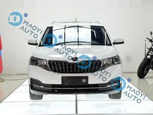 <span class=keywords><strong>Skoda</strong></span> Kamiq Modèle 2023, SUV compact avec des caractéristiques de sécurité avancées et des performances efficaces - Product Image 2