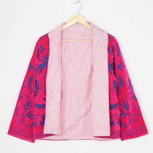 Chaqueta de Moda para Mujer, de Terciopelo, Bordada con Diseño Suzani, Hecha a Mano, Estilo Boho, Étnica, Vintage, Floral, Diseño de Autor, Venta al Por Mayor OEM ODM - Product Image 4