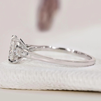 Bague de fiançailles en or massif 14K/18K avec trois diamants de laboratoire certifiés IGI CVD/HPHT, taille coussin allongée et baguette conique, 1 carat