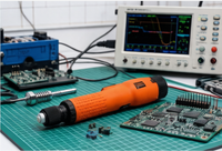 Obeng Listrik Presisi 12V 3AH Obeng Tanpa Kabel Isi Ulang 2000RPM Torsi Dapat Diatur 0.5-3.5Nm untuk Perakitan