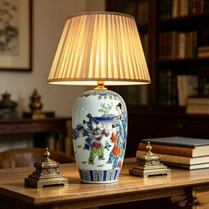 <span class=keywords><strong>Lampada</strong></span> da Tavolo in Ceramica Bianca Ispirata all'Antico con Motivi Figurativi Cinesi - Product Image 3